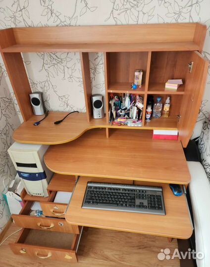 Компьютерный стол