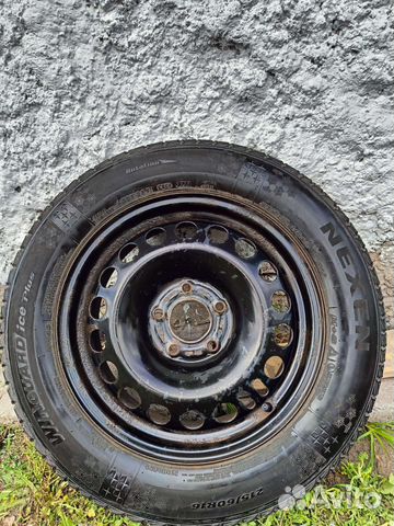 Nexen Winguard Ice Plus 215/60 R16 99T