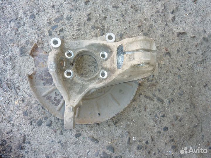 Bmw e39 кулак поворотный передний левый