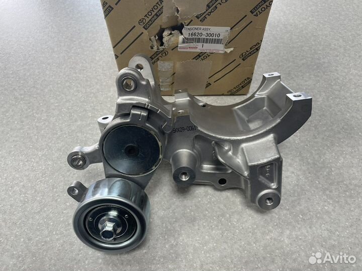 Ролик натяжной Toyota LC200
