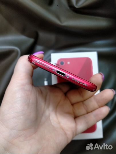 iPhone 8, 64 ГБ