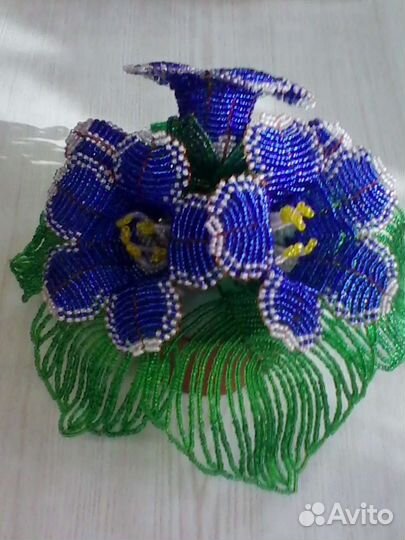 Цветы из бисера