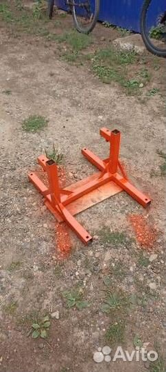 Крепление (стойка) для перевозки эндуро в прицепе