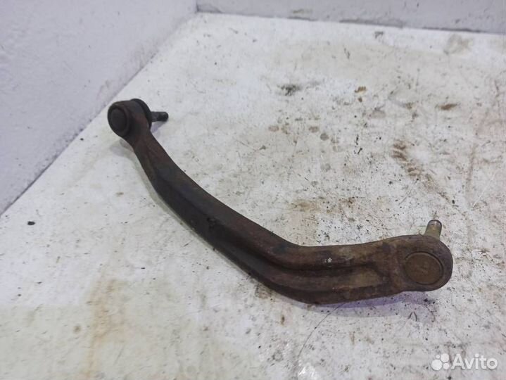Рычаг передний левый верхний