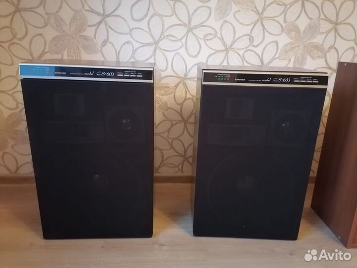 Акустические колонки большие