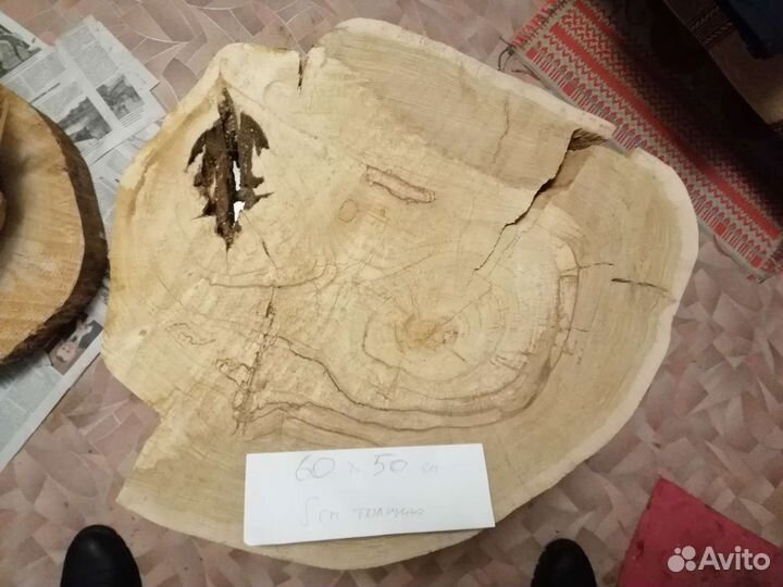 Спилы дуба, березы для столов