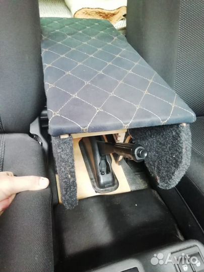 Подлокотник на niva легенд