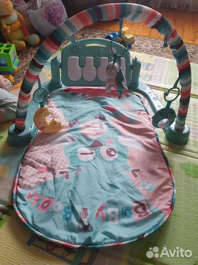 Развивающий коврик с пианино