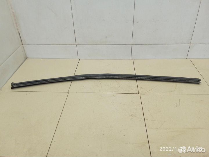 Накладка стекла переднего левого Solaris 2010-2017