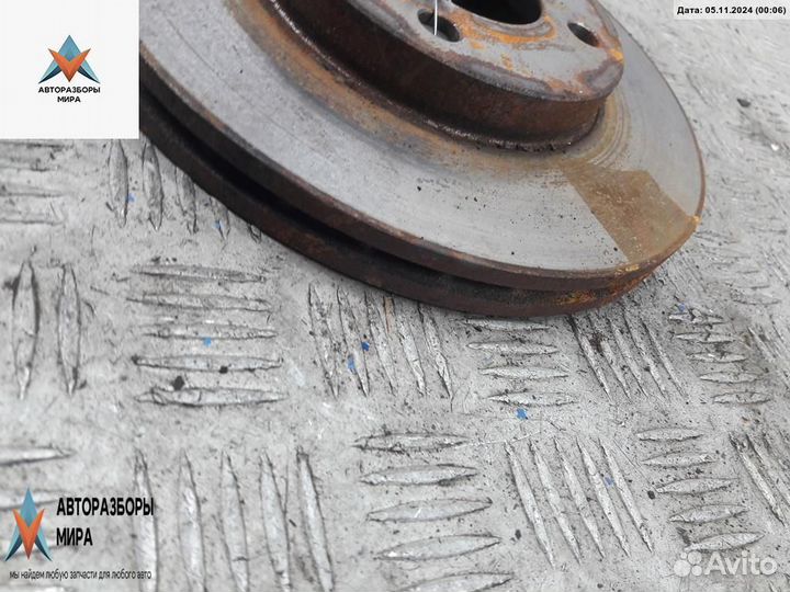 Диск тормозной передний Volkswagen Golf 3 1997