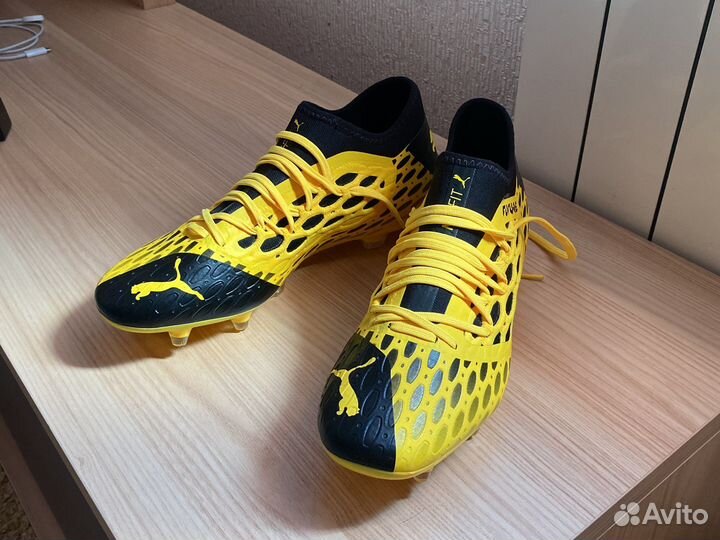 Футбольные бутсы puma future