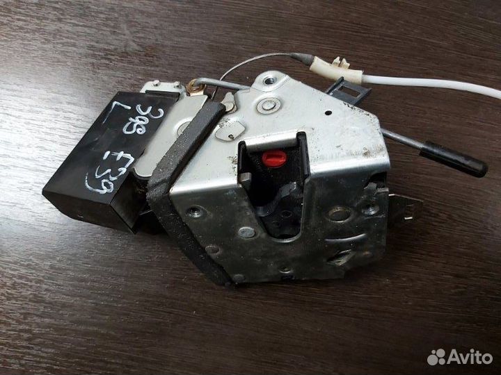 Замок двери задний левый Bmw 520I E39