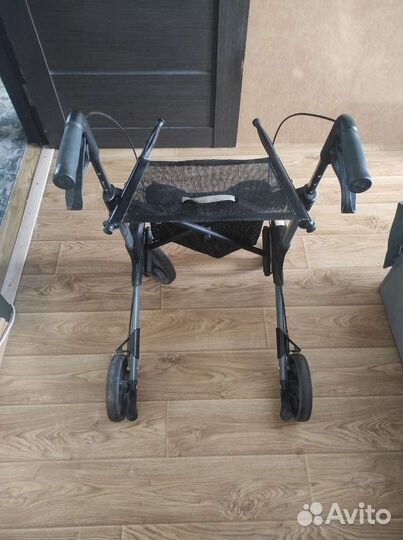 Ходунки для взрослых на колесах