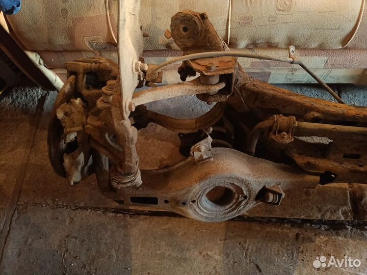 Подрамник в сборе с рычагами mazda 6gh