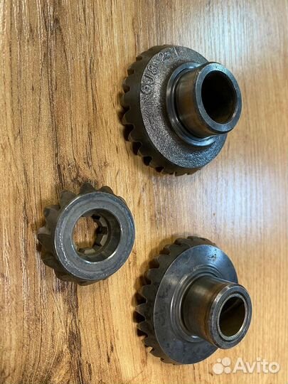 Шестерни редуктора мотора yamaha 25 - 30