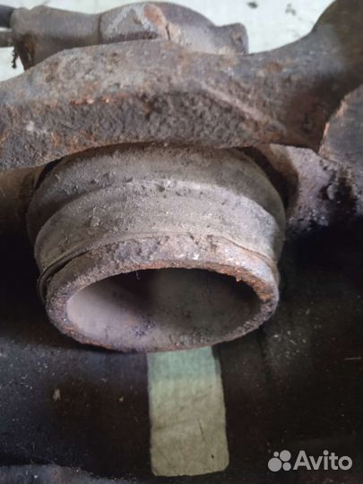 Суппорт передний левый Volkswagen Passat B3