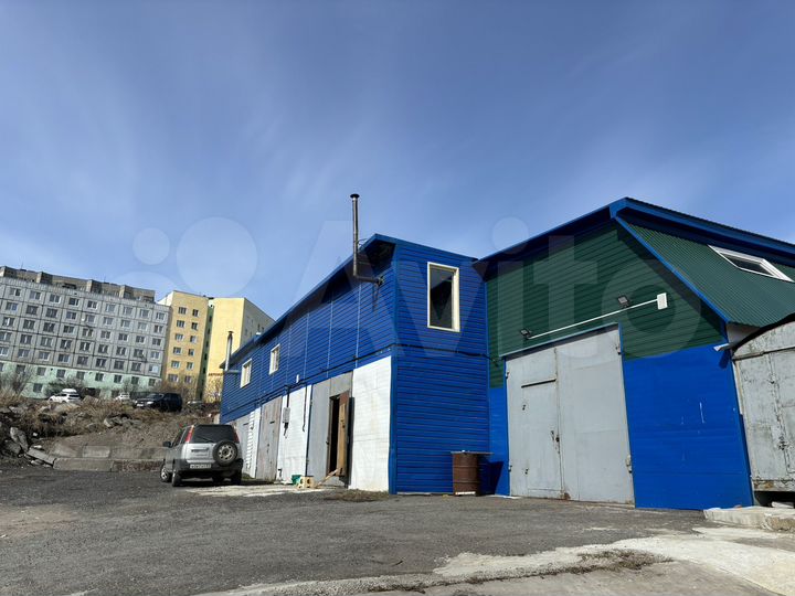 Гараж, > 30 м²