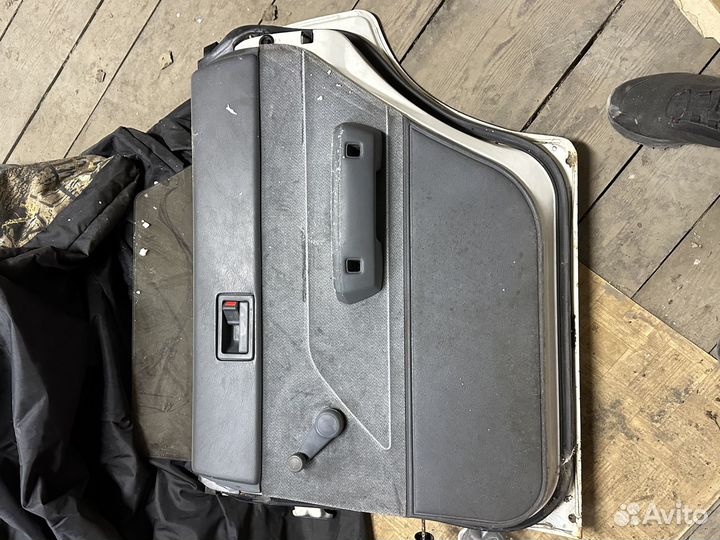 Дверь задняя правая на subaru leone