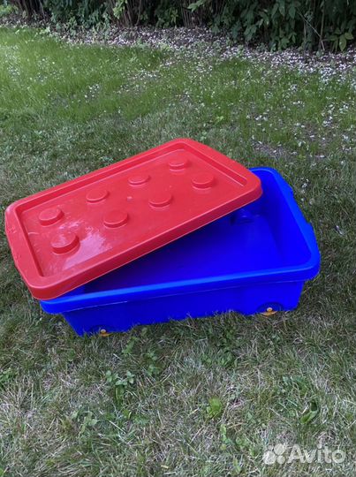 Пластмассовый ящик для игрушек/Lego