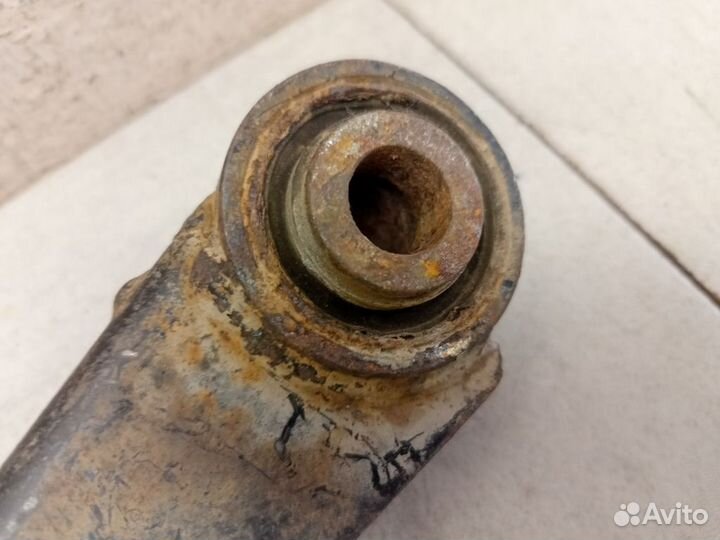 Рычаг задний поперечный