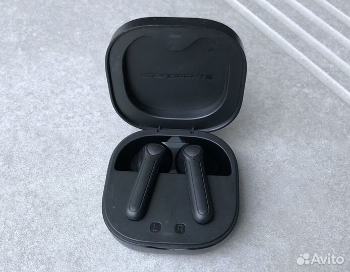 Беспроводные наушники (Soundpeats, TWC, Apple)
