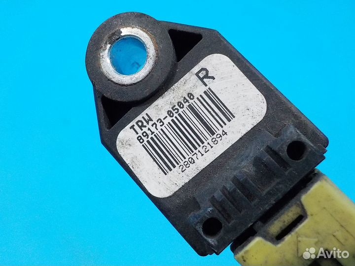 Датчик Air Bag передний правый toyota Avensis (T25