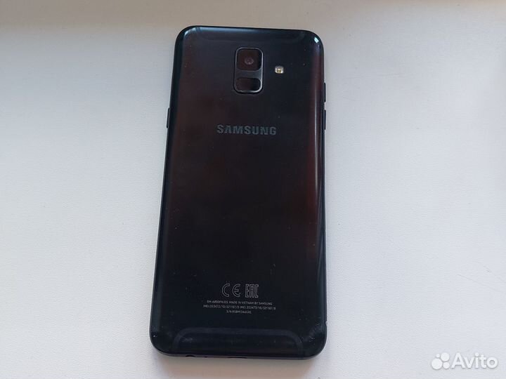 Samsung Galaxy A6, 4/32 ГБ