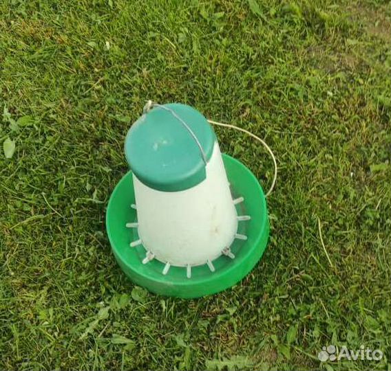 Кормушки и поилки для кур