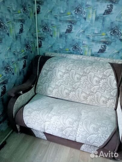 Диван