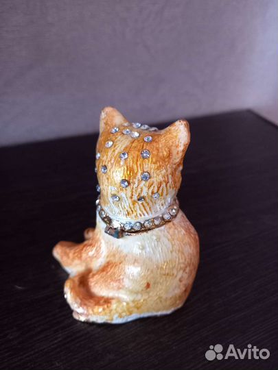 Шкатулка металлическая