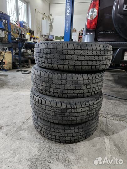 Acustica Challenger 205/70 R15