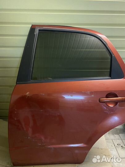 Дверь задняя левая Suzuki cx4
