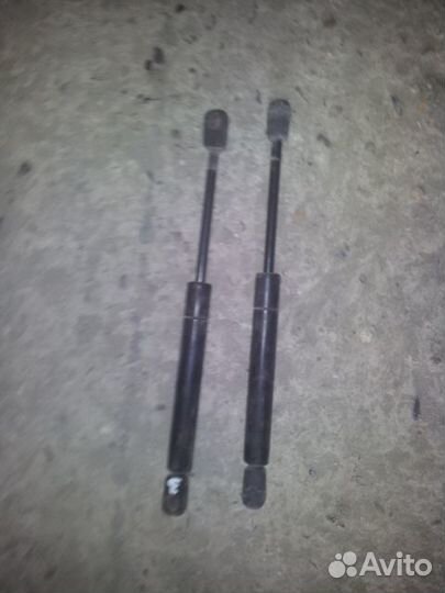 Амортизаторы, петли крышки багажника Audi A4 B5