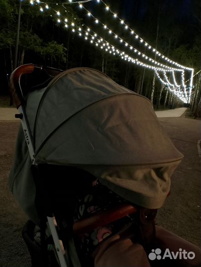 Прогулочная коляска