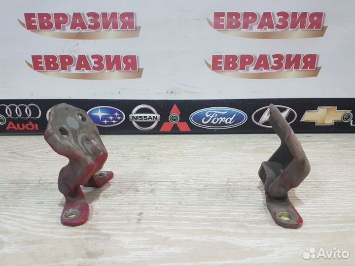 Петли двери передние левые Mazda Premacy cpew FS