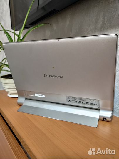 Планшет Lenovo yoga tablet 10