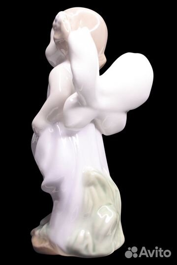 Фарфоровая статуэтка - Девочка ангел