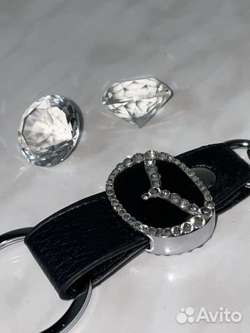 Брелок Mazda Мазда со стразами