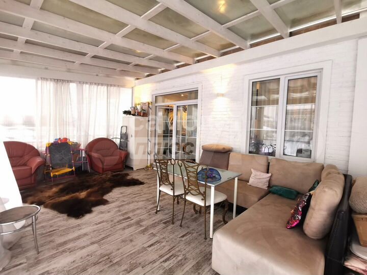 Таунхаус 192 м² на участке 5 сот.