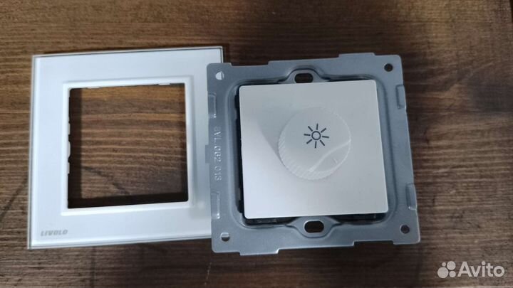 Рамки для розеток / сенсорные выключатели