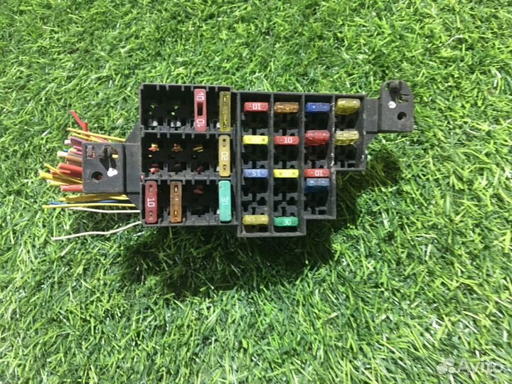 Блок предохранителей салонный Renault Logan