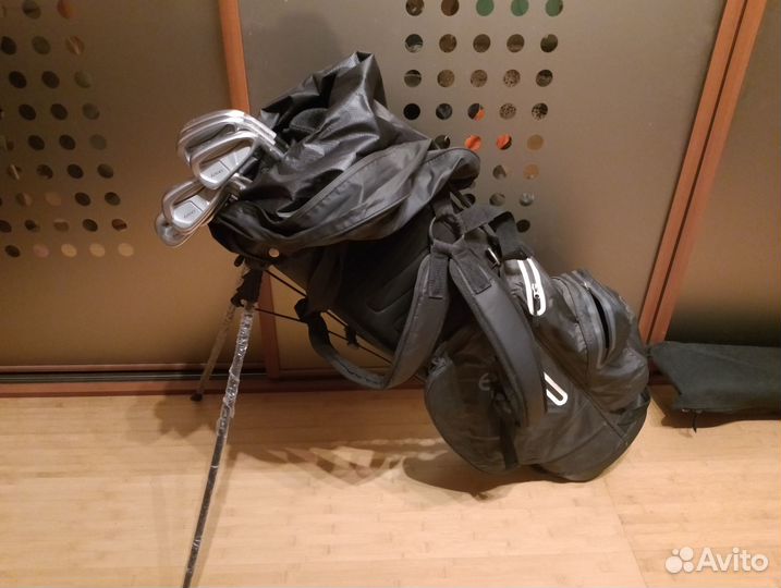 Бэг с клюшками для гольфа