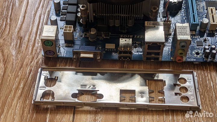 Материнская плата с процессором и памятью LGA1155