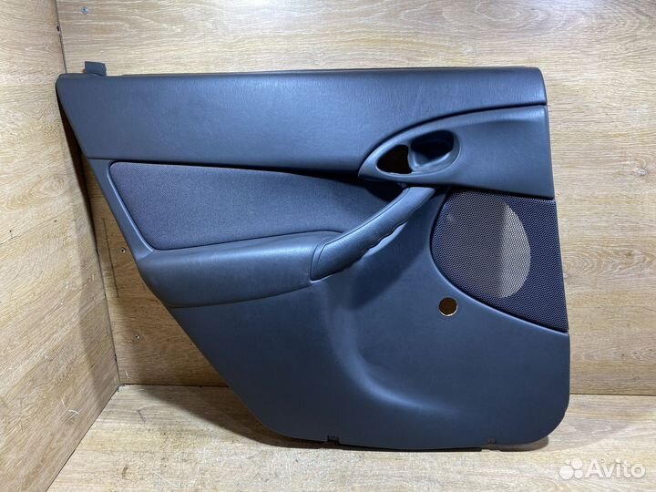 Обшивка задняя левая Ford Focus 1 79128