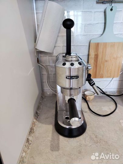 Кофеварка рожковая DeLonghi EC685.M