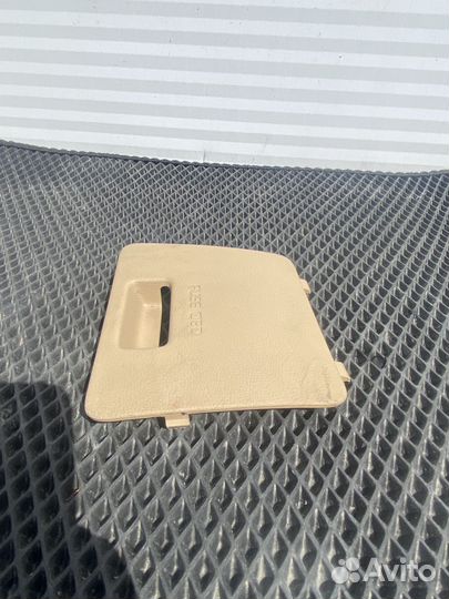 Крышка блока предлхранителей Hyundai grand starex