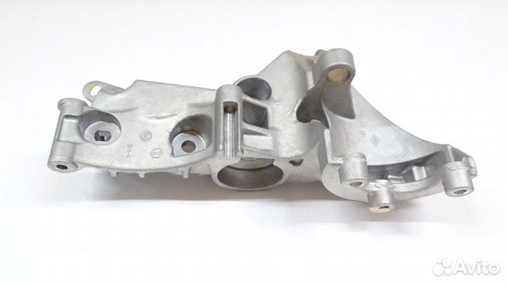 Кронштейн генератора LADA Largus