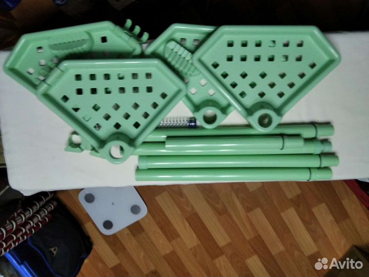 Угловая полка для ванной комнаты