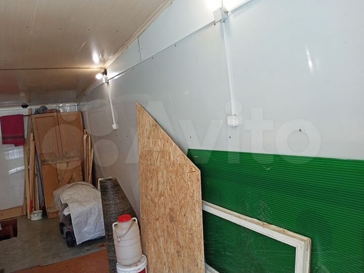 Гараж, > 30 м²