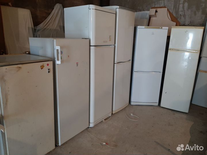 Холодильник бу.Аристон.Орск и др